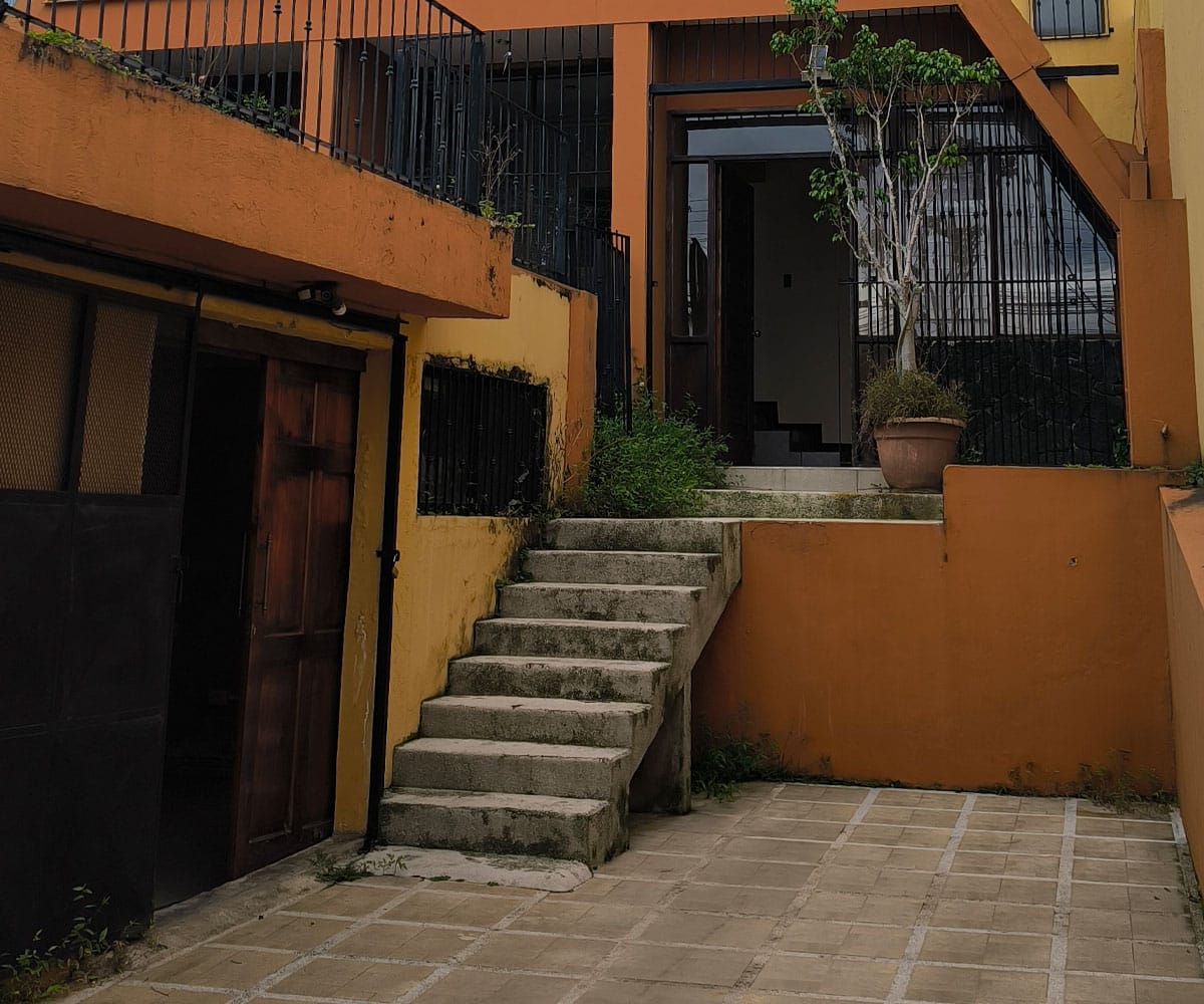 Casa Independiente de 2 plantas a la venta en San Vicente de Moravia, San José.