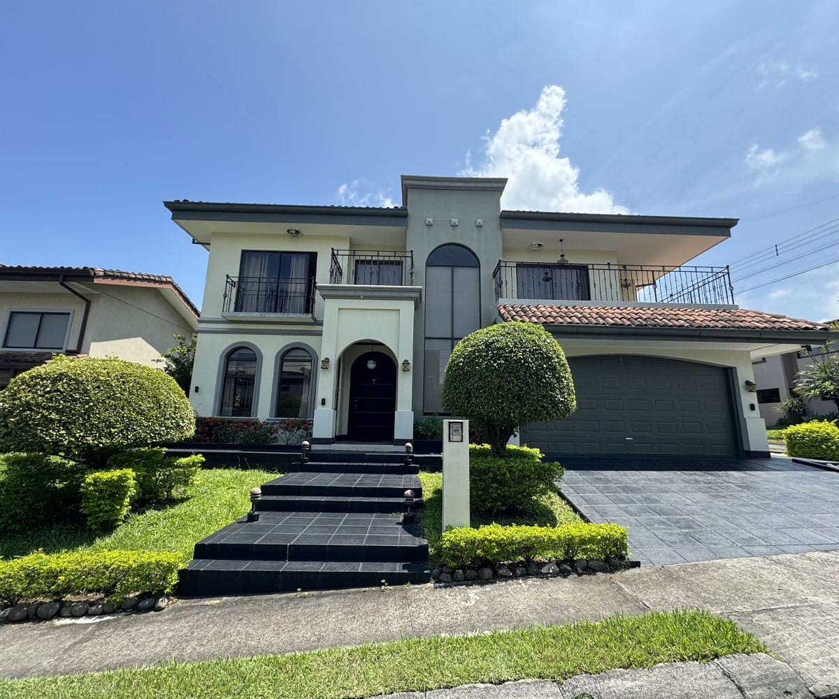 Casa a la venta en el condominio Veredas del Arroyo en Las Vueltas de La Guacima.