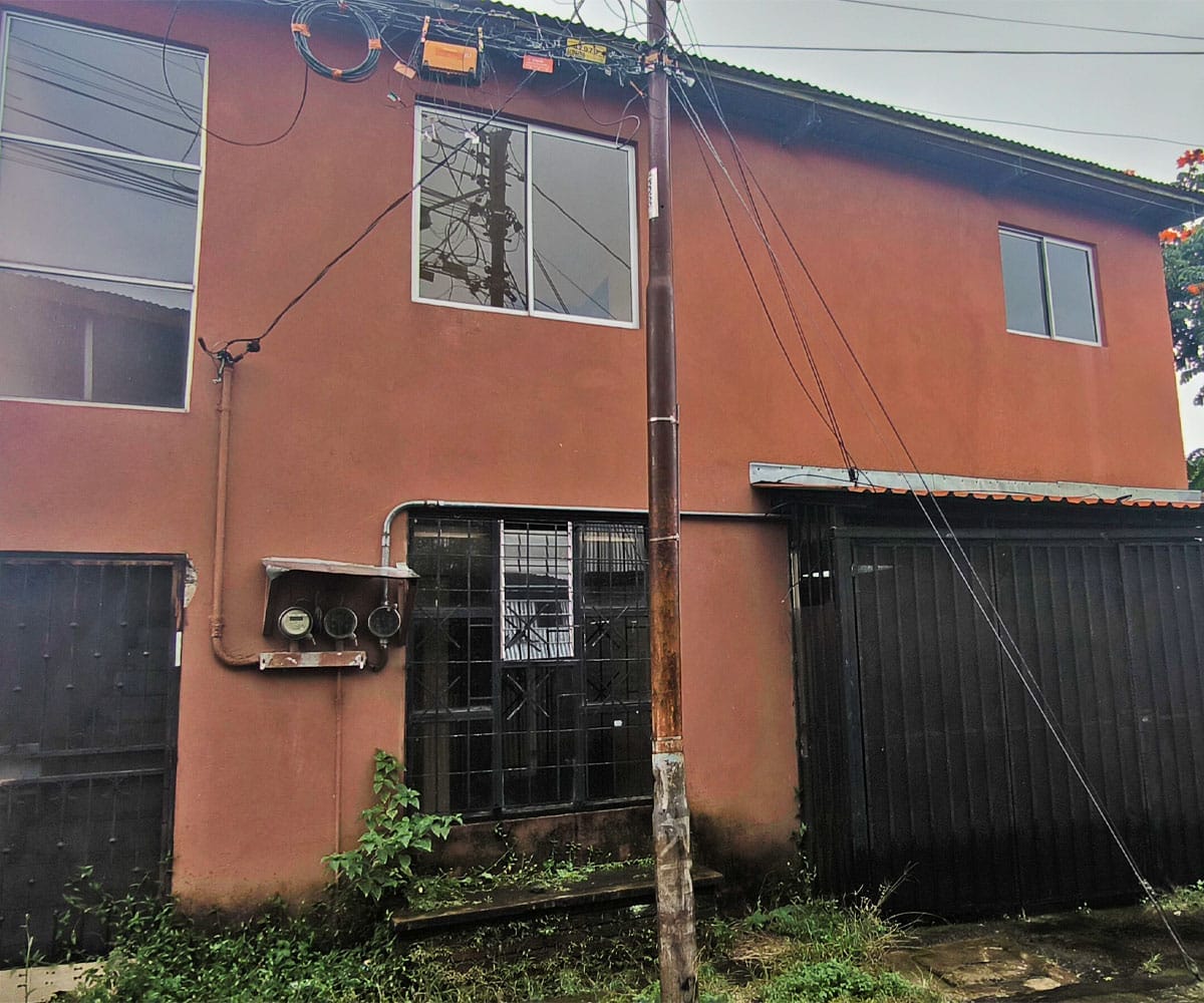 Propiedad con 3 apartamentos a la venta en Desamparados, San José. Bien adjudicado bancario.