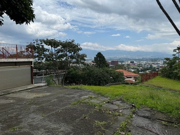 Propiedad de 1.782 m2 a la venta en Escazú, San José. Bien adjudicado bancario.