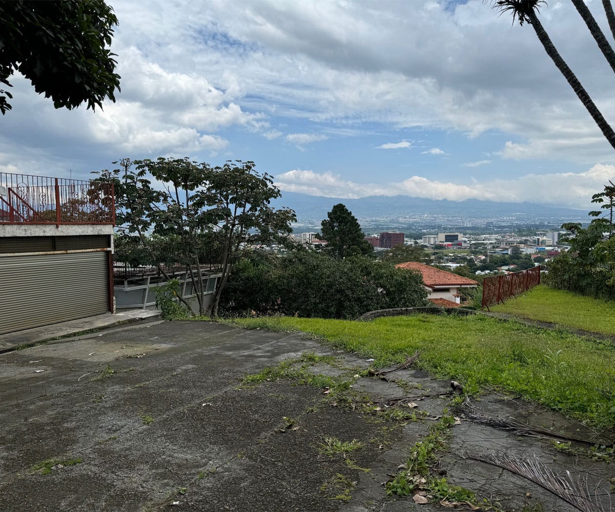 Propiedad de 1.782 m2 a la venta en Escazú, San José. Bien adjudicado bancario.