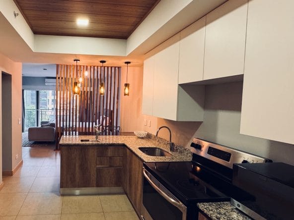 Apartamento en alquiler completamente amueblado en condominio Santa Verde en San Francisco de Heredia.