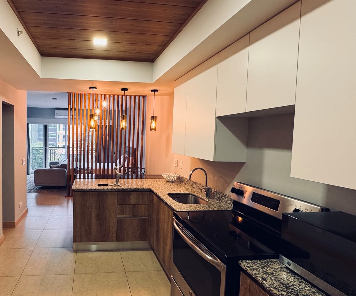 Apartamento en alquiler completamente amueblado en condominio Santa Verde en San Francisco de Heredia.