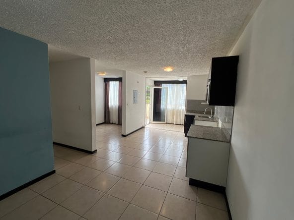 Apartamento a la venta en Concasa, condominio Villas del Campo. Bien adjudicado bancario.