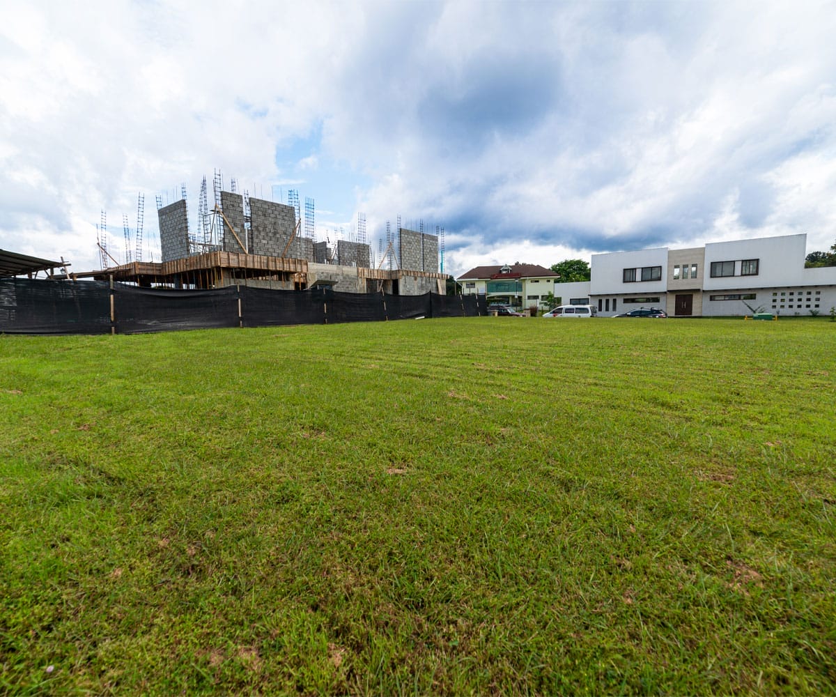 Lote de 635 m2 plano en condominio Madero Negro en Ciudad Hacienda Los Reyes en La Guacima, Alajuela.