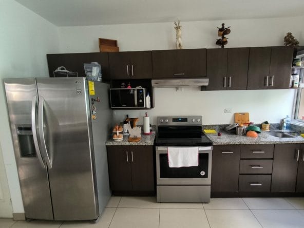 Casa de 2 plantas a la venta en condominio La Laguna en Concepción de tres Ríos, Cartago.