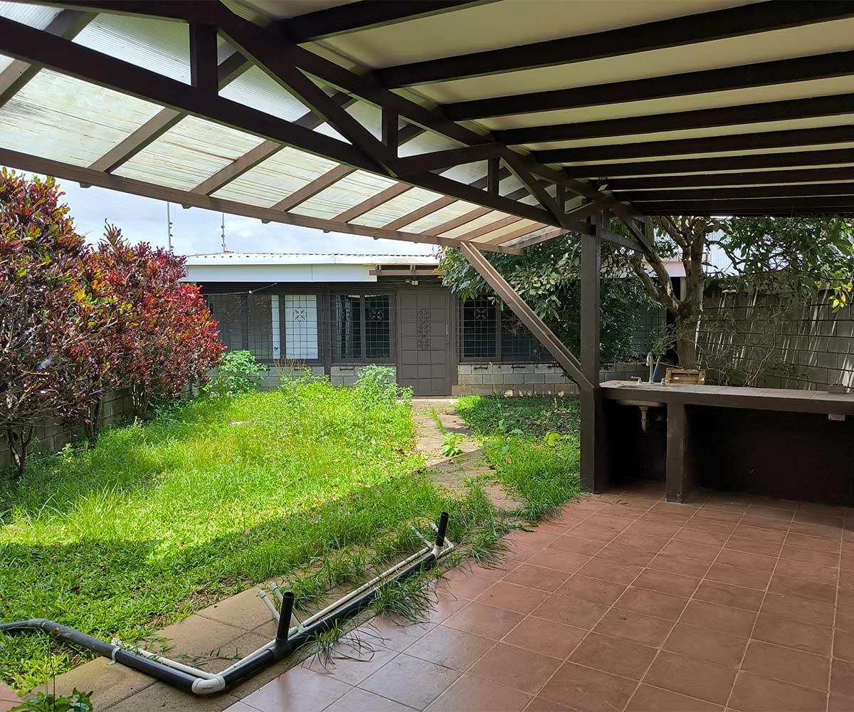 Casa de 2 plantas a la venta en Calle Blancos Montelimar, Goicochea, San Jose.