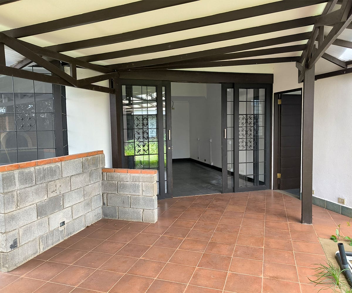 Casa de 2 plantas a la venta en Calle Blancos Montelimar, Goicochea, San Jose.