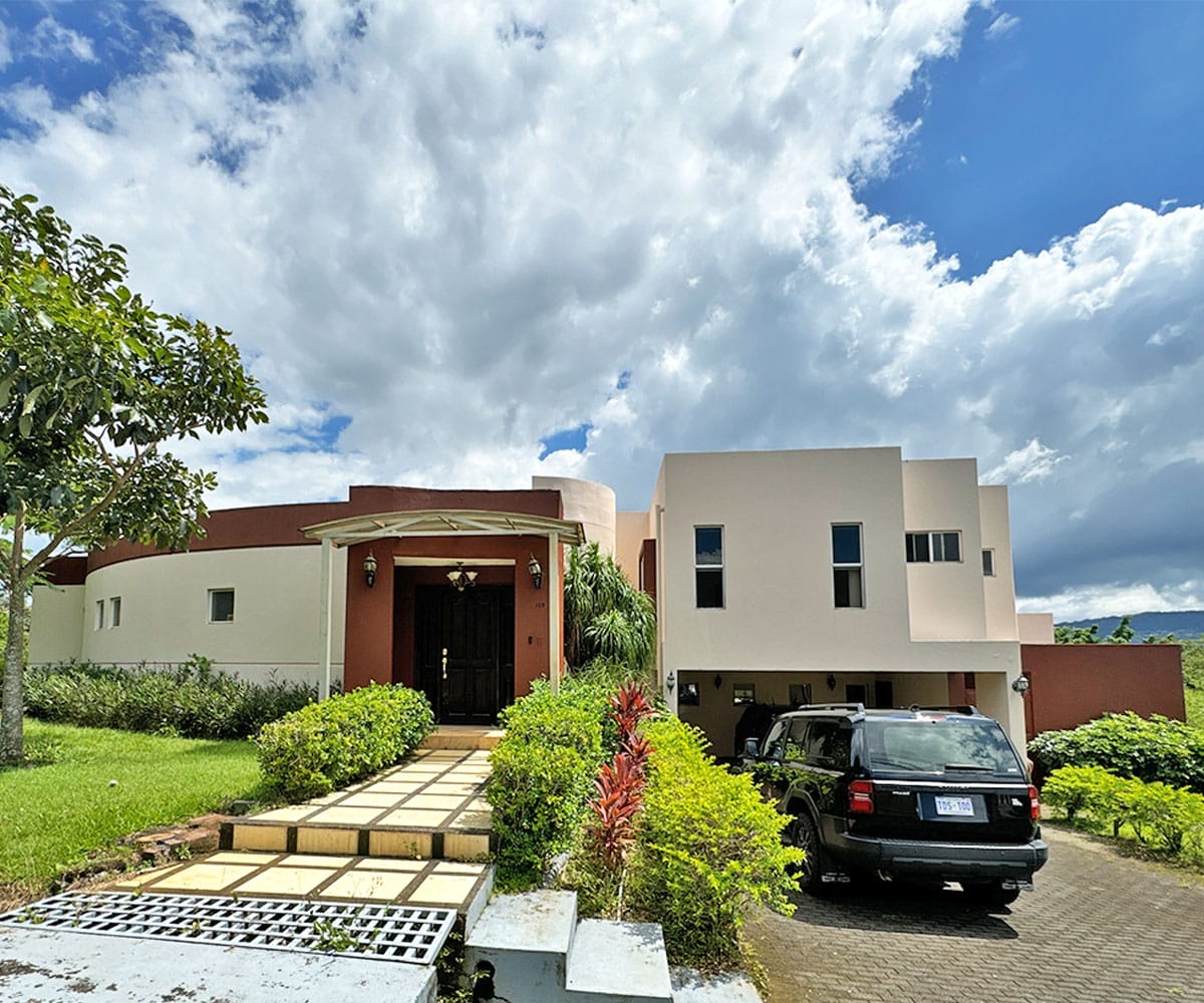 Casa de 3 habitaciones a la venta en Ciudad Hacienda Los Reyes, La Guacima.