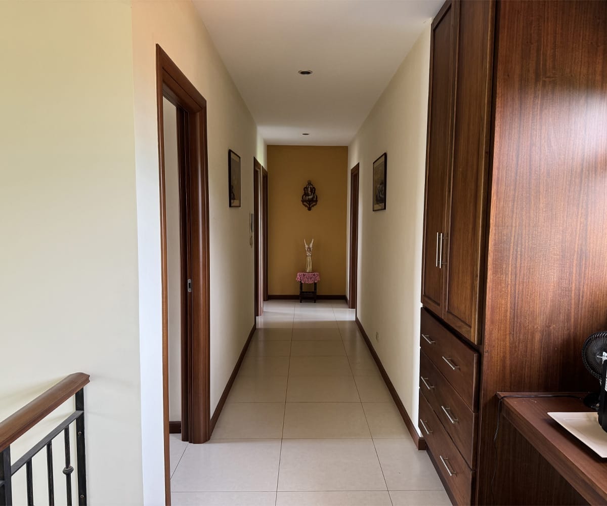 Townhouse a la venta dentro de condominio en Los Reyes, La Guacima, Alajuela.