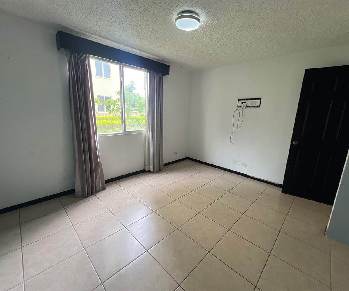 Apartamento a la venta en Concasa, condominio Villas del Campo. Bien adjudicado bancario.