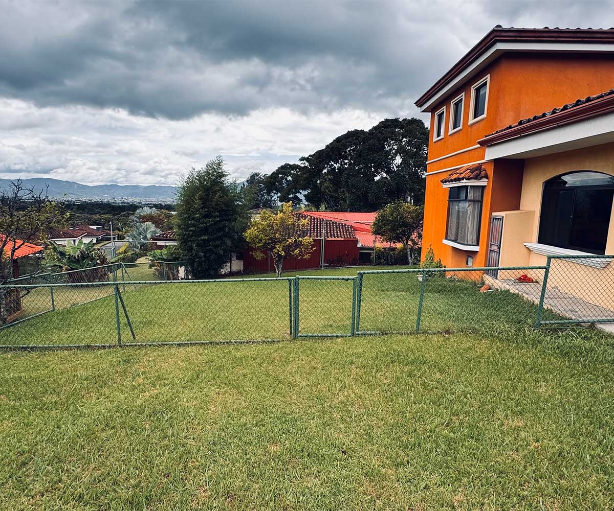 Casa de 1 planta en Residencial cerrado de solo 8 viviendas en San Isidro de Heredia.