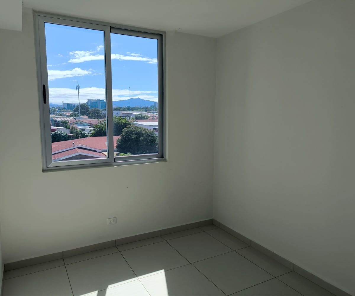 Apartamento a la venta en Tibás condominio Bambú Rivera. Remate bancario.