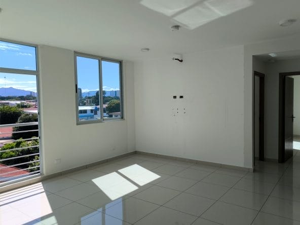 Apartamento a la venta en Tibás condominio Bambú Rivera. Remate bancario.