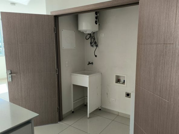 Apartamento a la venta en Tibás condominio Bambú Rivera. Remate bancario.