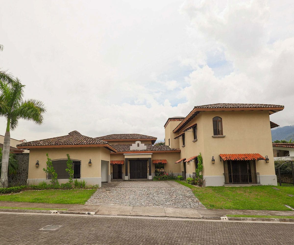 Casa a la venta en Hacienda Del Sol en Santa Ana