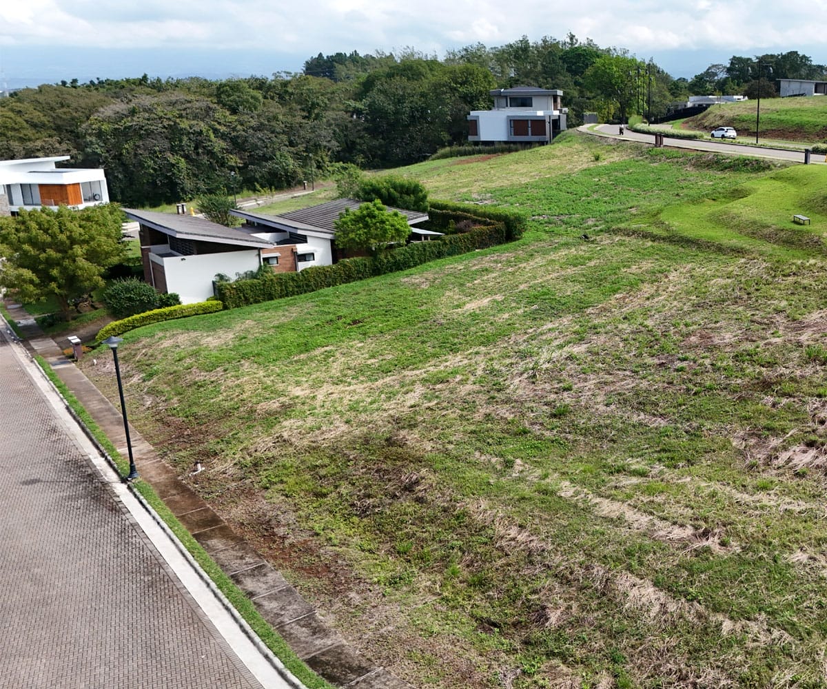 Lote a la venta en condominio Hacienda Espavel en La Guacima