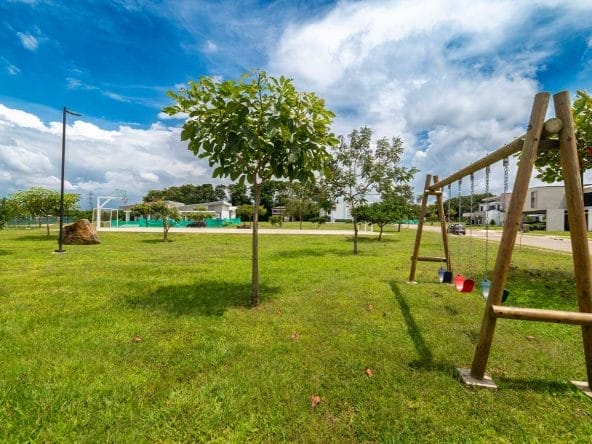 Lotes planos en condominio Las Mesetas, dentro de Ciudad Hacienda Los Reyes, La Guacima, Alajuela.