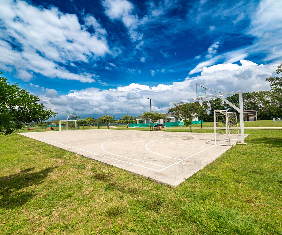 Lotes planos en condominio Las Mesetas, dentro de Ciudad Hacienda Los Reyes, La Guacima, Alajuela.