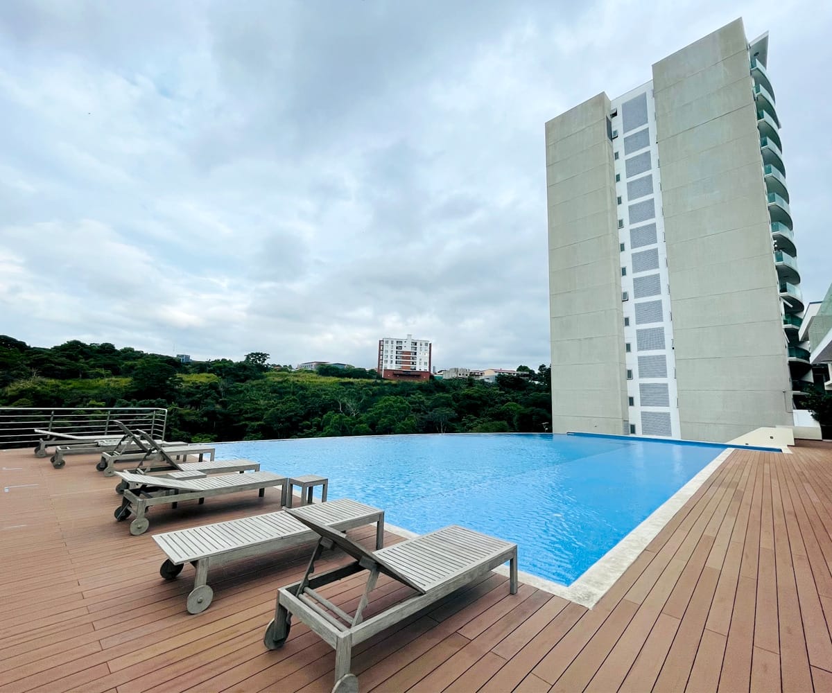 Apartamento de 3 habitaciones a la venta en condominio Paradisus Rohrmoser. Bien adjudicado bancario