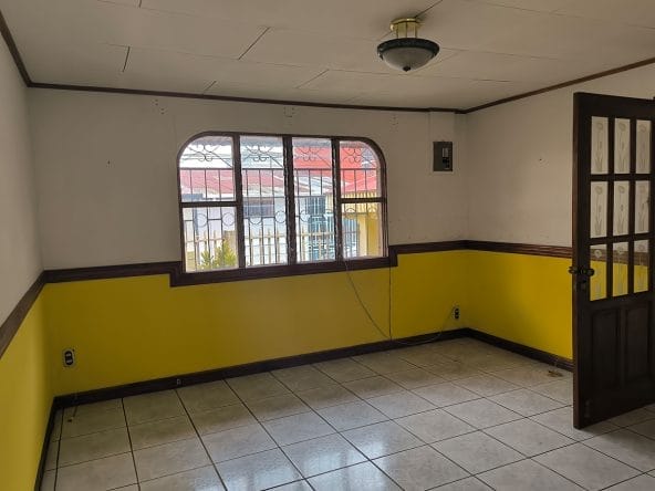 Casa independiente de 1 planta a la venta en Desamparados, Gravilias, El Porvenir, San José. Bien adjudicado bancario.