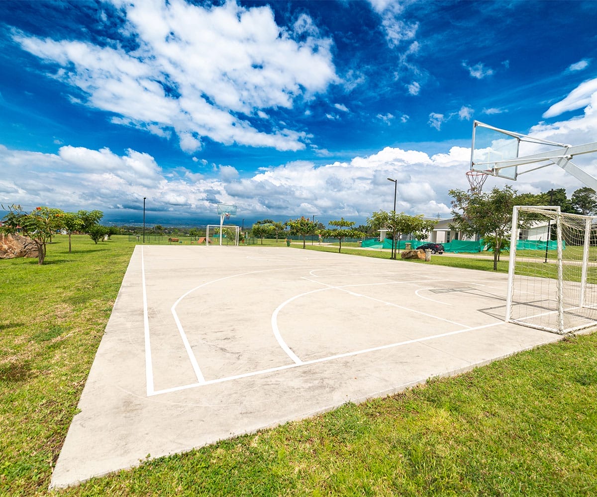 Lotes planos en condominio Las Mesetas, dentro de Ciudad Hacienda Los Reyes, La Guacima, Alajuela.