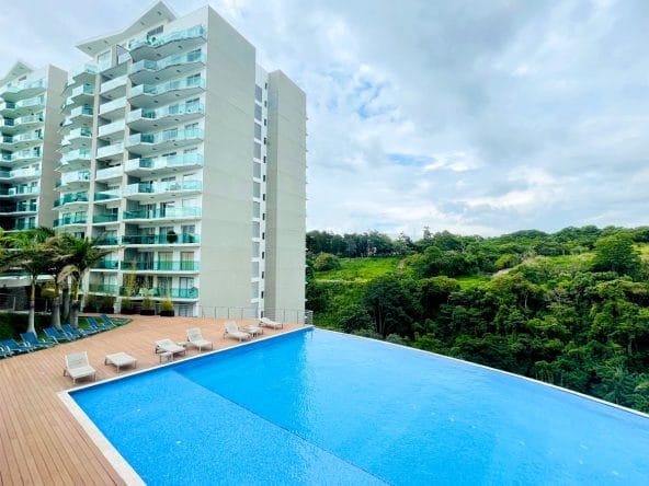 Apartamento de 3 habitaciones a la venta en condominio Paradisus Rohrmoser. Bien adjudicado bancario