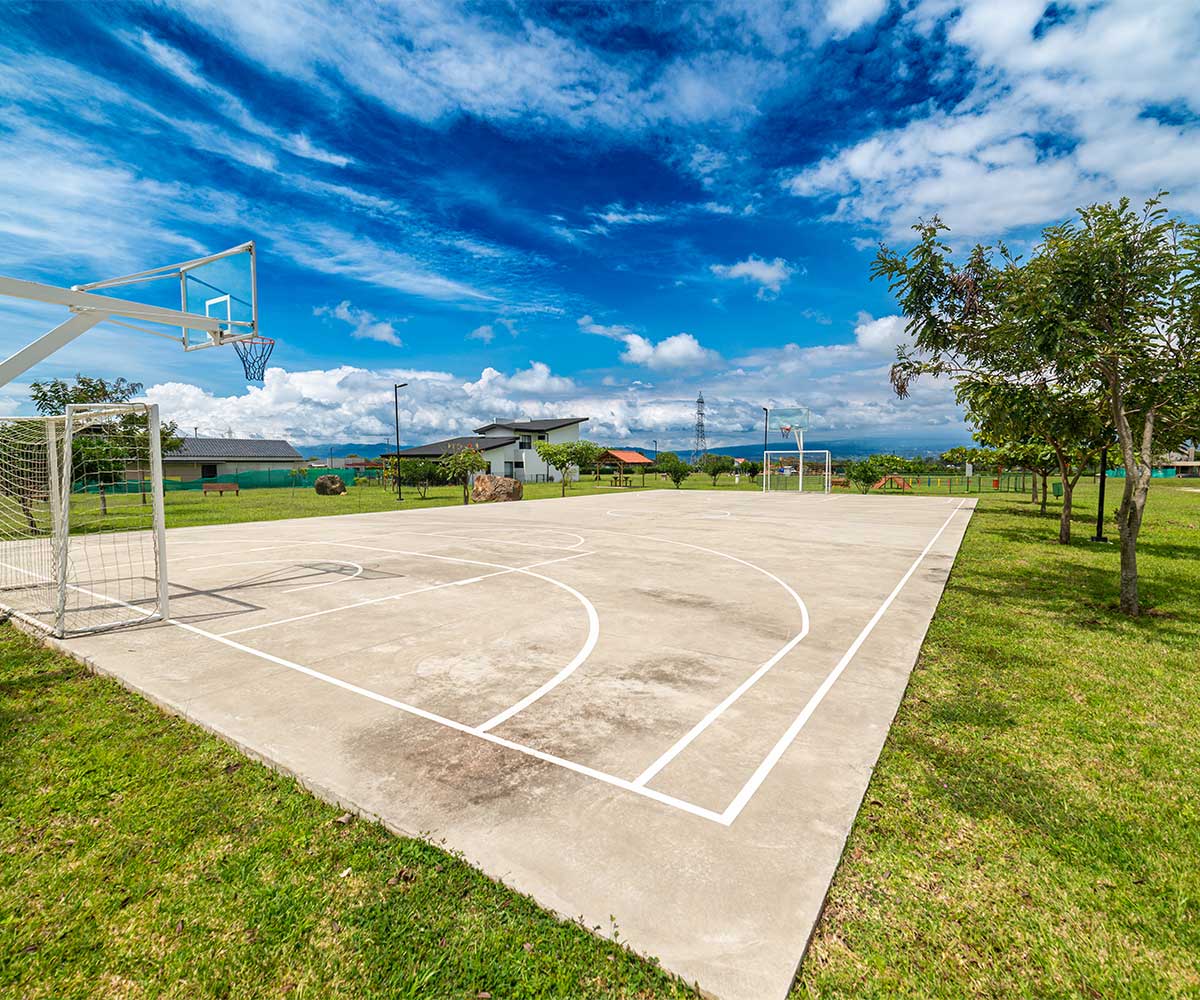 Lotes planos en condominio Las Mesetas, dentro de Ciudad Hacienda Los Reyes, La Guacima, Alajuela.