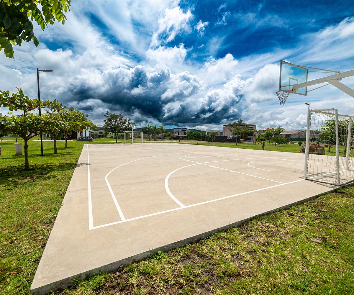 Lotes planos en condominio Las Mesetas, dentro de Ciudad Hacienda Los Reyes, La Guacima, Alajuela.