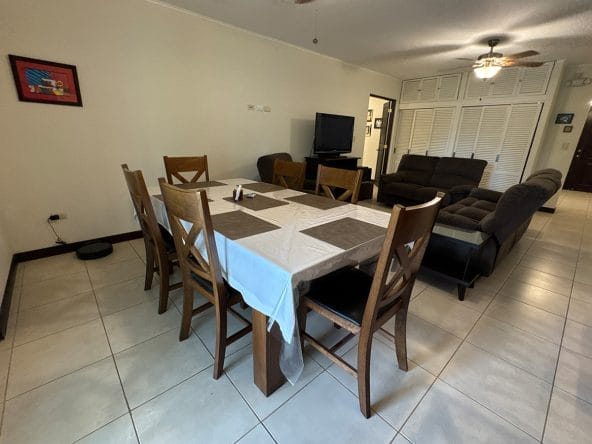 Casa de 1 planta con 4 habitaciones a la venta en Ciudad Hacienda Los Reyes, La Guacima.