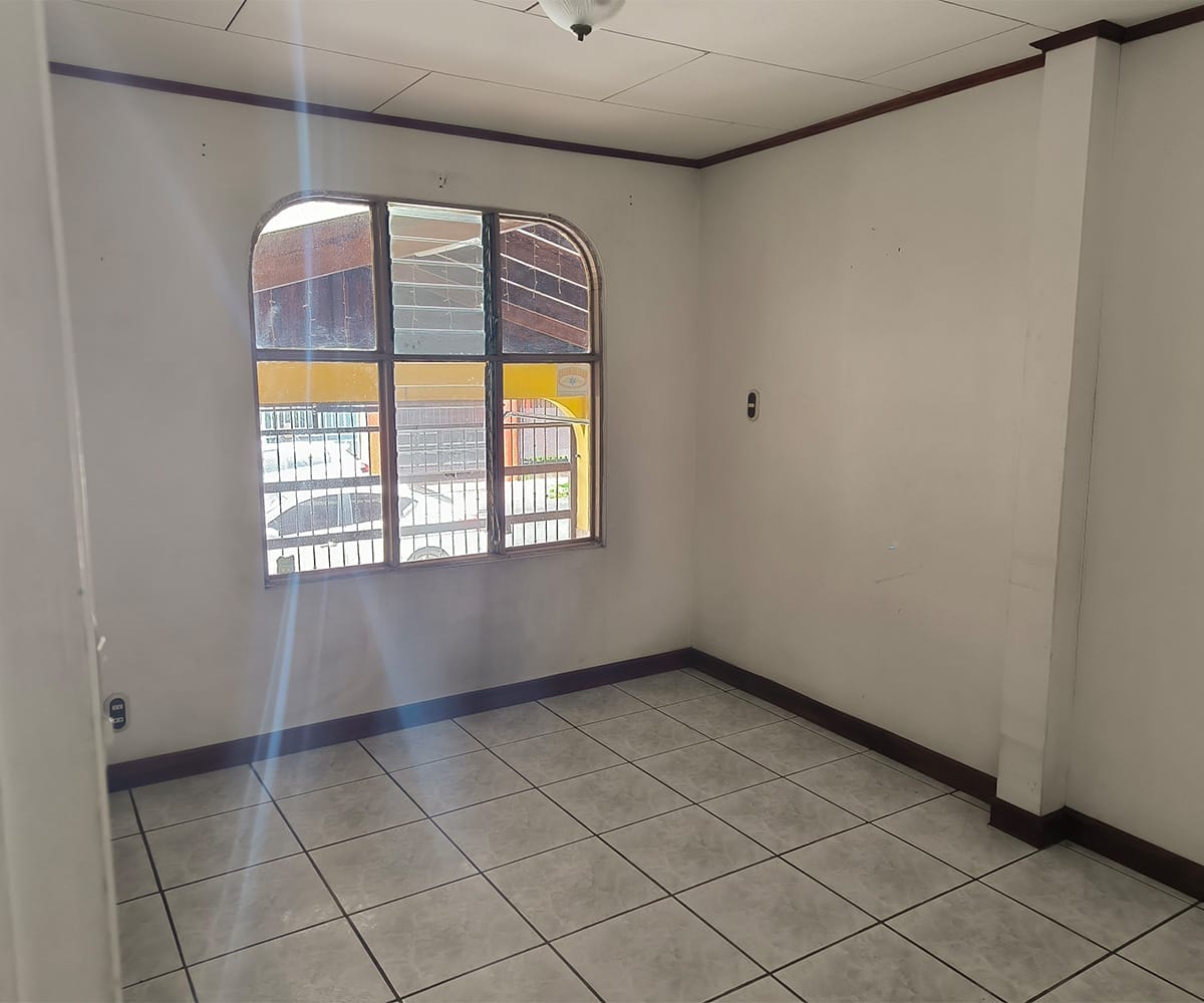 Casa independiente de 1 planta a la venta en Desamparados, Gravilias, El Porvenir, San José. Bien adjudicado bancario.