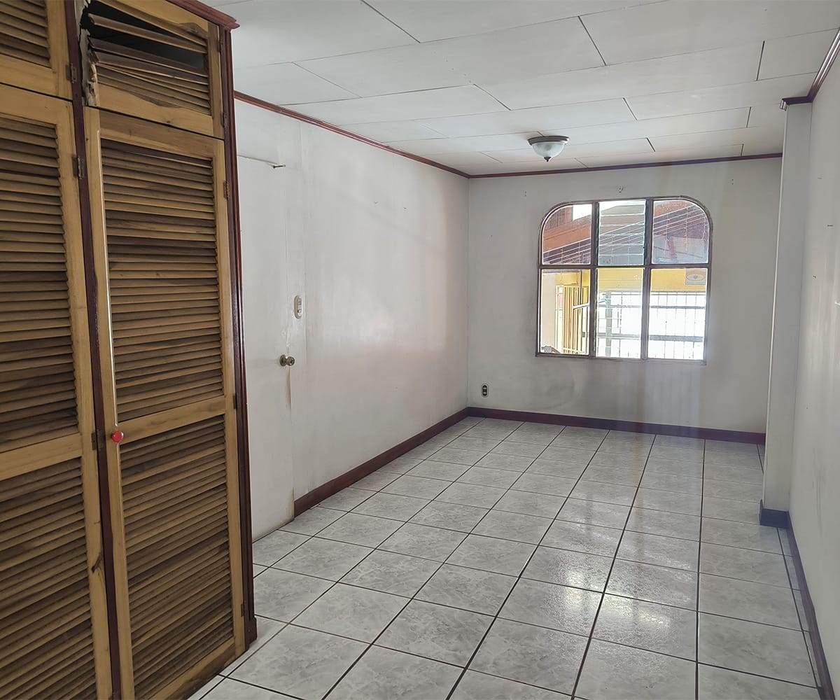 Casa independiente de 1 planta a la venta en Desamparados, Gravilias, El Porvenir, San José. Bien adjudicado bancario.