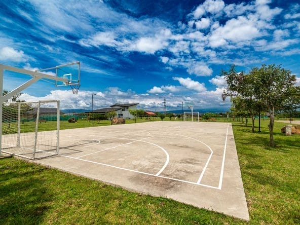 Lotes planos en condominio Las Mesetas, dentro de Ciudad Hacienda Los Reyes, La Guacima, Alajuela.