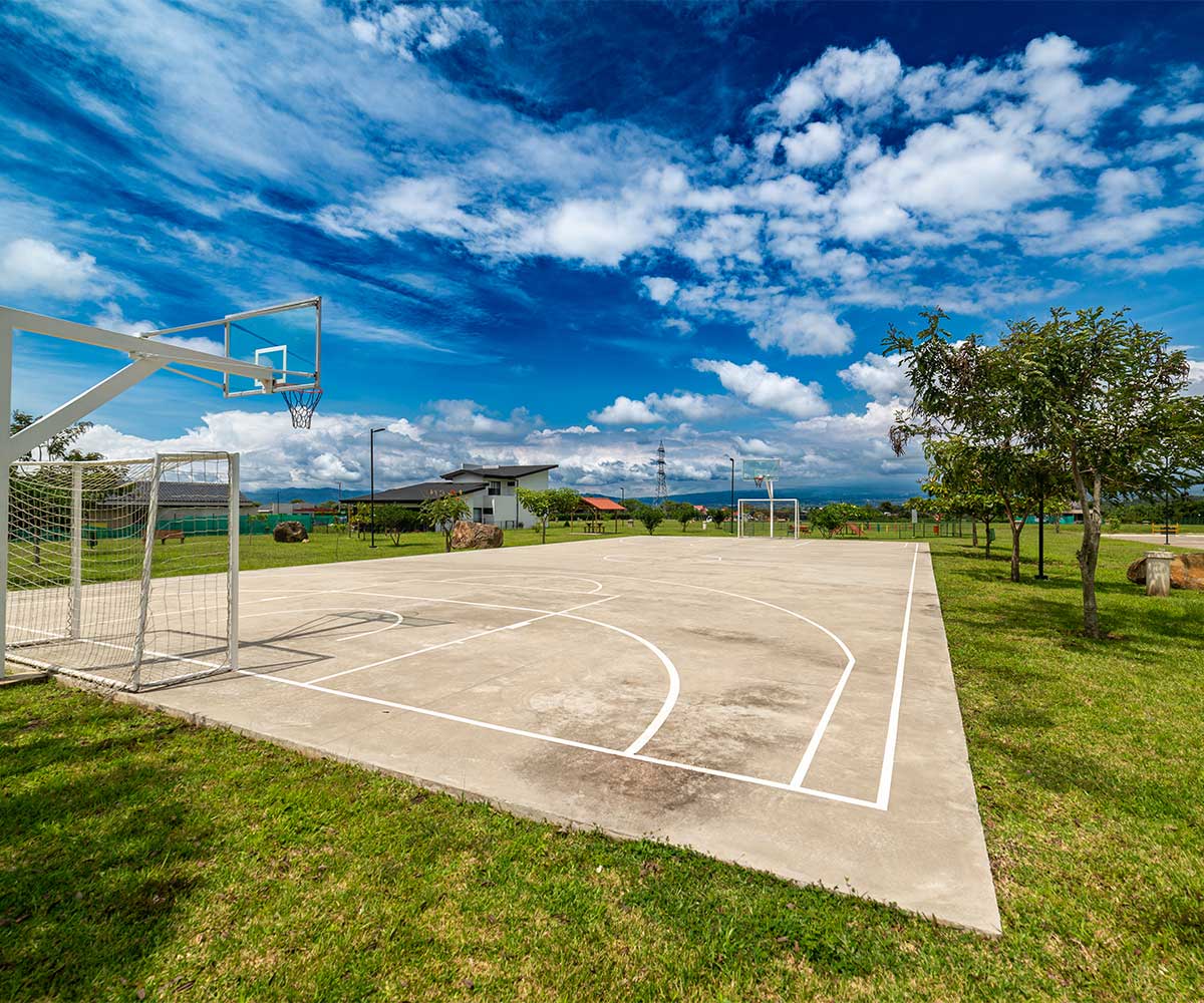 Lotes planos en condominio Las Mesetas, dentro de Ciudad Hacienda Los Reyes, La Guacima, Alajuela.