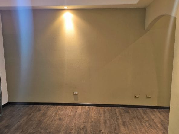 Casa de 3 niveles a la venta en residencial Danza del Sol en La Unión, Cartago. Remate bancario.