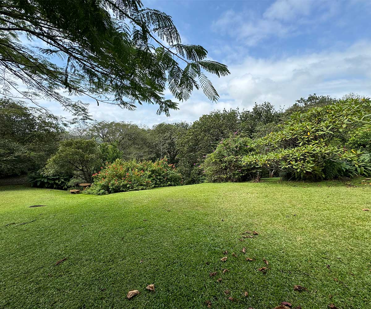 Impresionante propiedad a la venta en el Eco Residencial Villas del Arroyo en Las Vueltas de La Guacima.