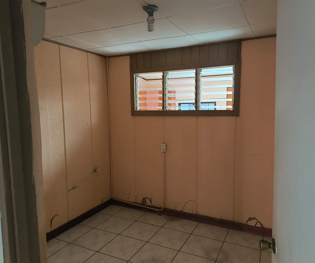 Casa independiente de 1 planta a la venta en Desamparados, Gravilias, El Porvenir, San José. Bien adjudicado bancario.