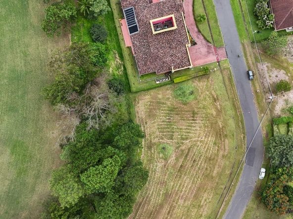 Lote de 1.886 m2 a la venta en el residencial de Ciudad Hacienda Los Reyes, La Guacima.