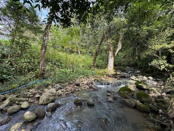 Impresionante propiedad a la venta en el Eco Residencial Villas del Arroyo en Las Vueltas de La Guacima.