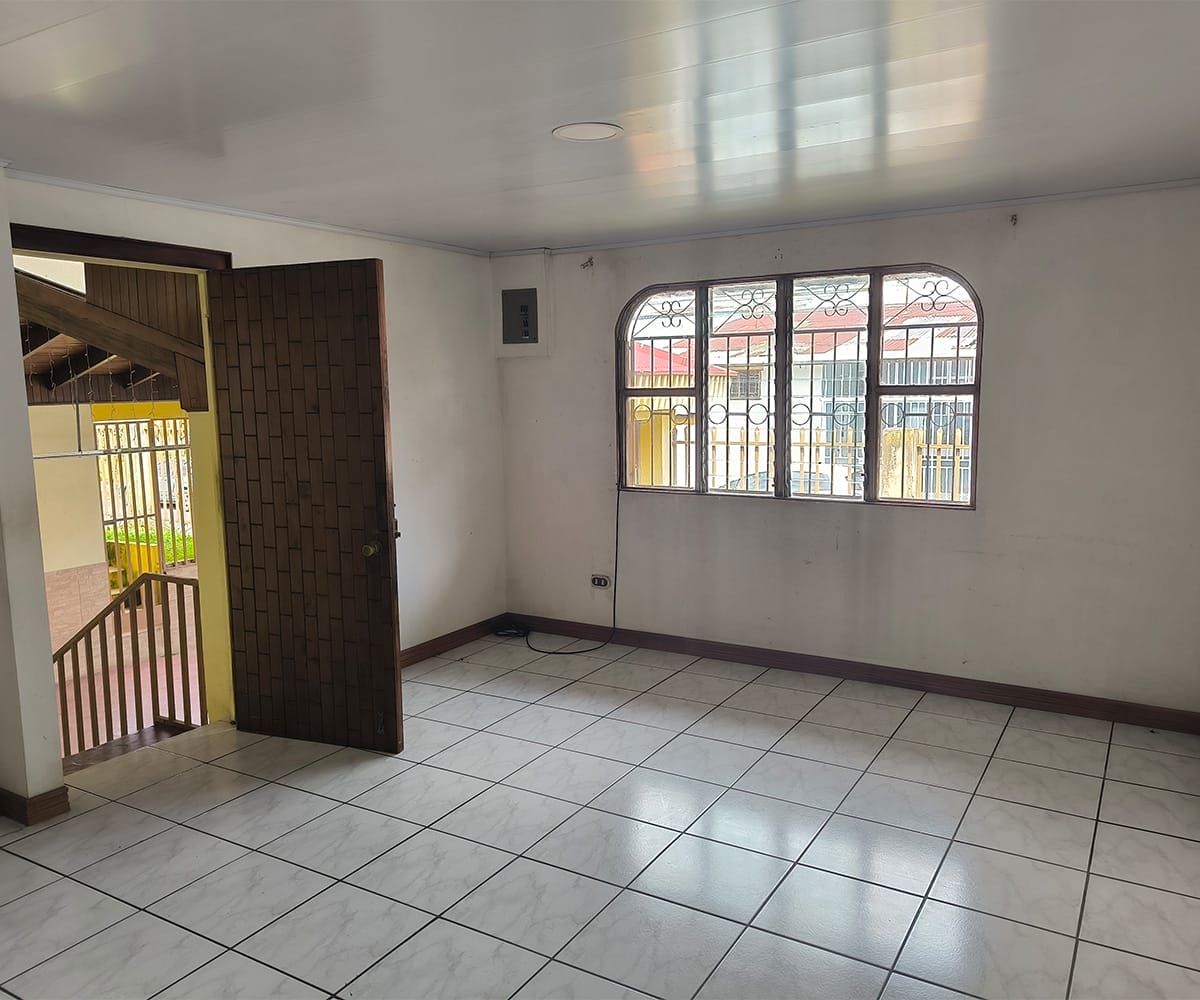 Casa independiente de 1 planta a la venta en Desamparados, Gravilias, El Porvenir, San José. Bien adjudicado bancario.