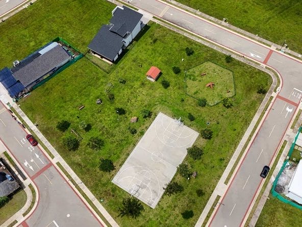 Lotes planos en condominio Las Mesetas, dentro de Ciudad Hacienda Los Reyes, La Guacima, Alajuela.