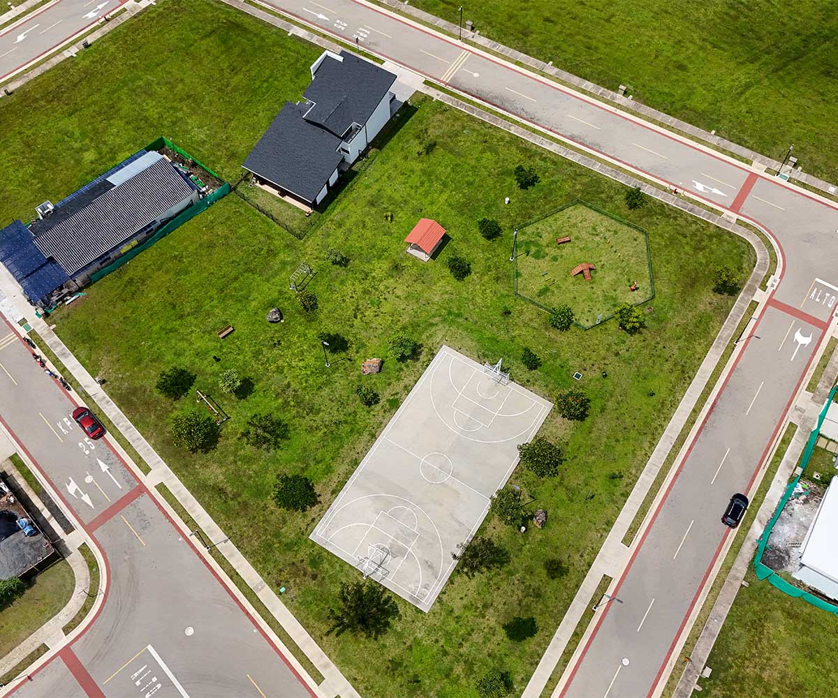 Lotes planos en condominio Las Mesetas, dentro de Ciudad Hacienda Los Reyes, La Guacima, Alajuela.