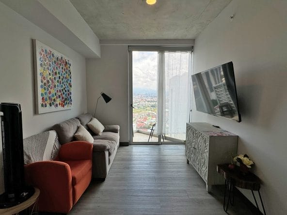 Apartamento de 2 habitaciones a la venta ubicado en el último piso del condominio SECRT Sábana.