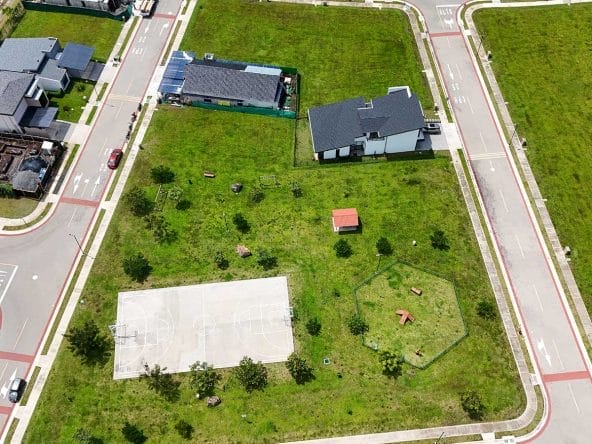 Lotes planos en condominio Las Mesetas, dentro de Ciudad Hacienda Los Reyes, La Guacima, Alajuela.