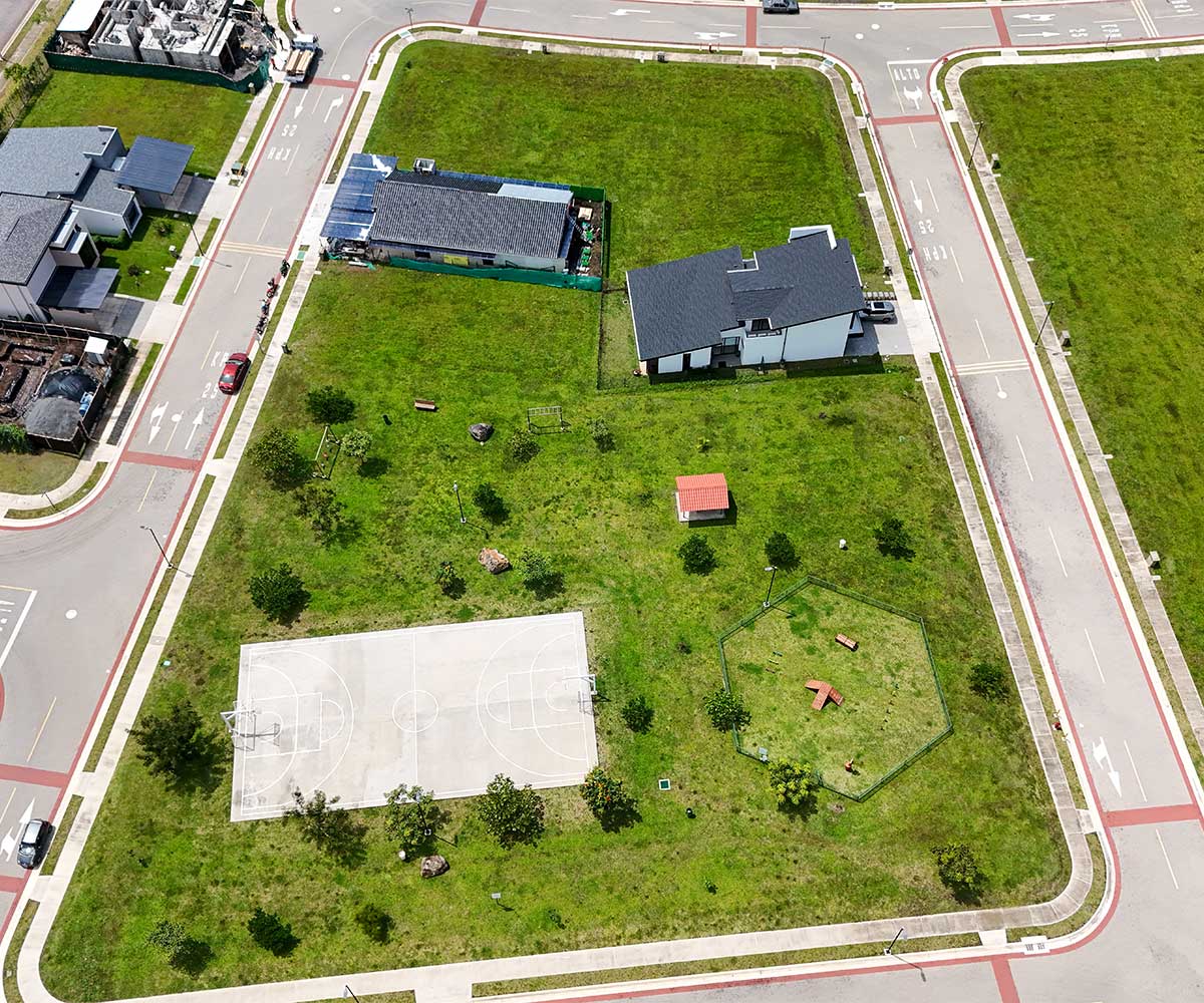 Lotes planos en condominio Las Mesetas, dentro de Ciudad Hacienda Los Reyes, La Guacima, Alajuela.