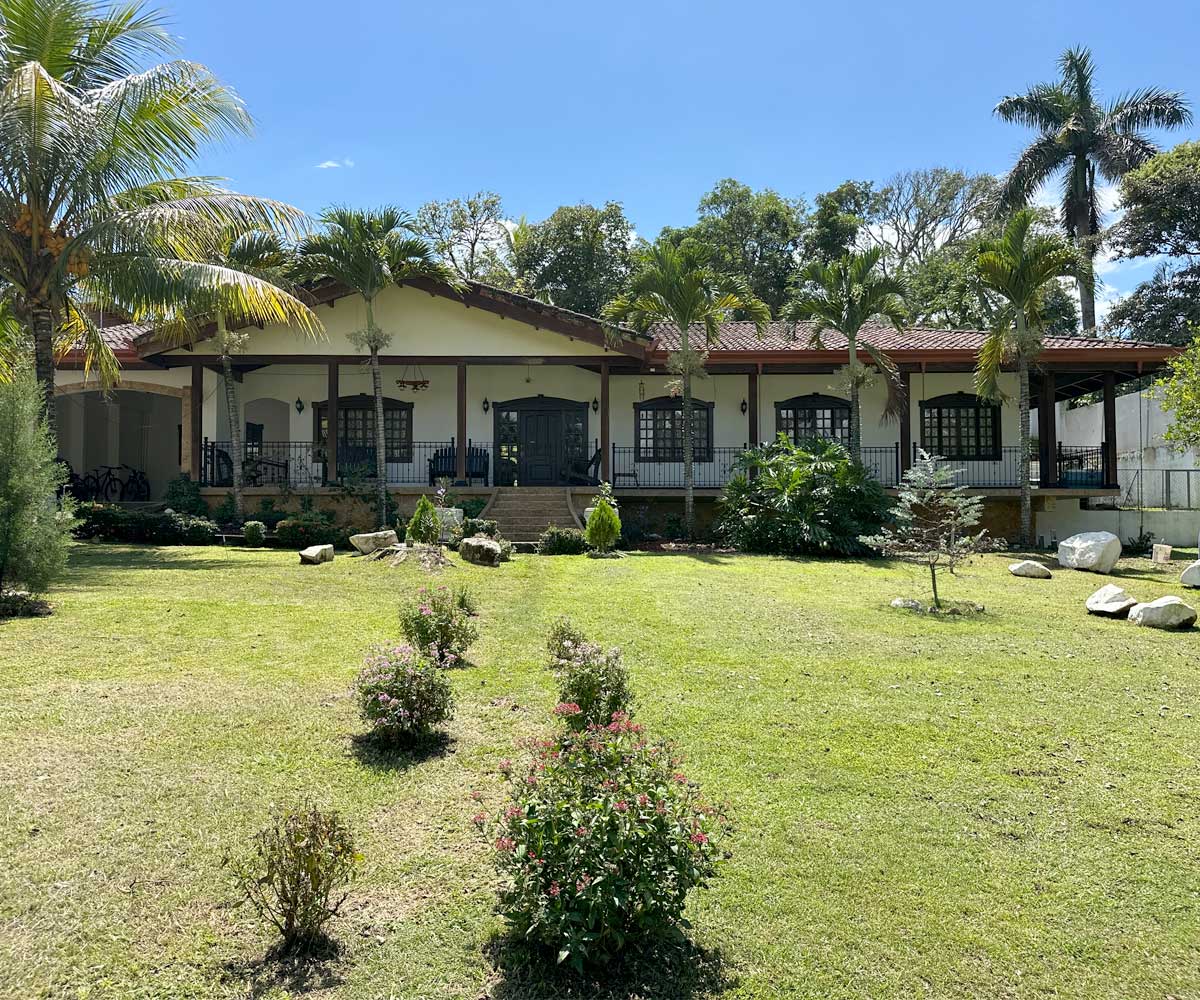 Casa a la venta en Turrucares, Alajuela.