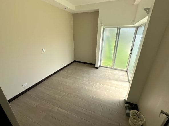 Casa de 2 plantas a la venta en condominio Villas del Río en Alajuela