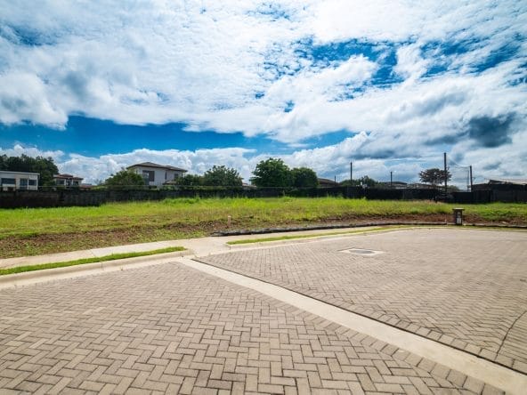 Lote a la venta en condominio Hacienda Espavel en La Guacima