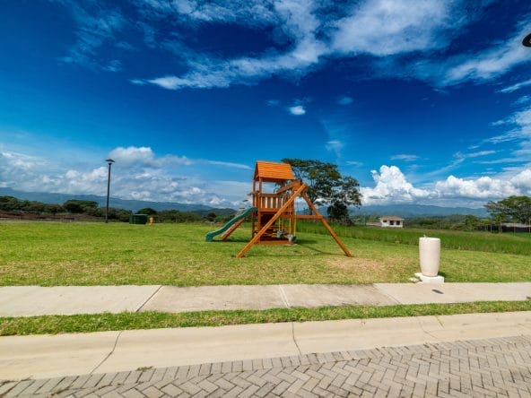 Lote a la venta en condominio Hacienda Espavel en La Guacima