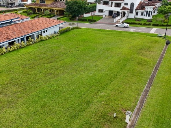 Lote a la venta en condominio Las Vueltas en Ciudad Hacienda Los Reyes, La Guacima, Alajuela